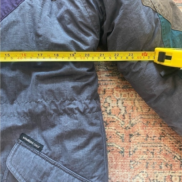 MEMBERS Only Puffer Jacket- Size Large - Picture 4 of 7